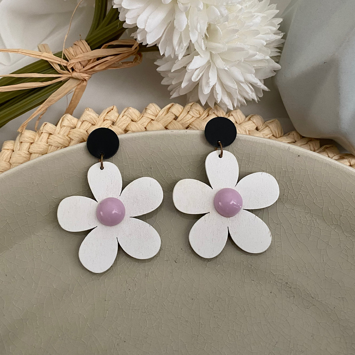 Aretes flower blanco