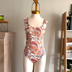 Body Alitas hueso flores talla standard