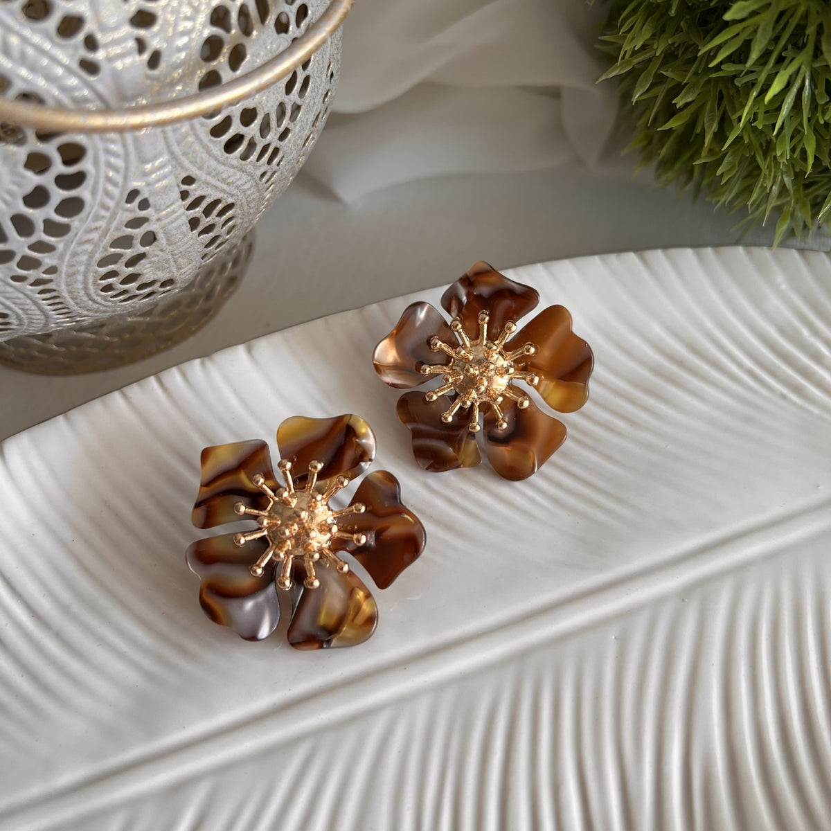 Aretes Miranda Flor carey marrón y nude