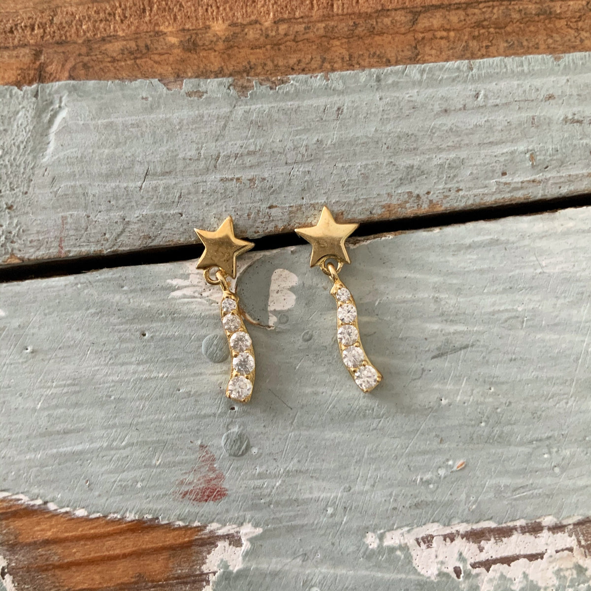 Mini aretes estrella fugaz con circones en plata 925 enchapada en oro 18k