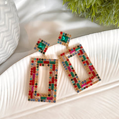 Aretes full cristales multicolor dorado, rojo, verde