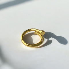 anillo clavo dorado circones