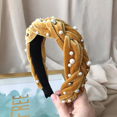 Diadema velvet mostaza con apliques