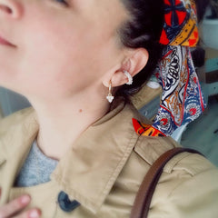 Arete Cuff incrustación en perlitas y circones