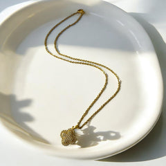 Collar de Acero Bañado en Oro con Dije de Trébol y Circones