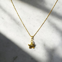 Collar de Acero Bañado en Oro con Dijes Marinos y Circones