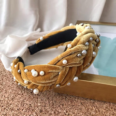 Diadema velvet mostaza con apliques