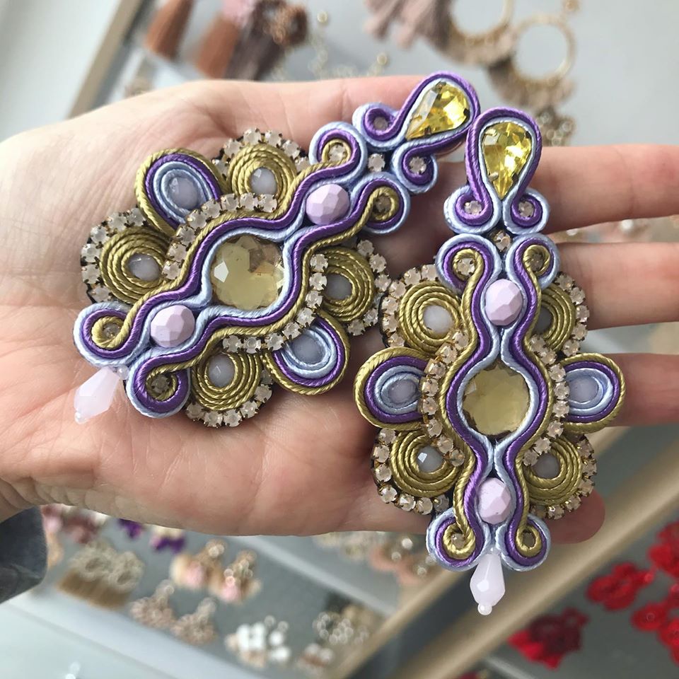 FRIDA ROSA, LILA CON DORADO