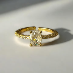 Anillo Solitario de Acero Oro 18k con Circonia Ovalada